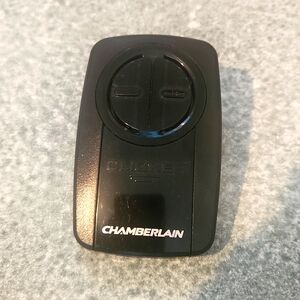 Chamberlain Universal Clicker Black Garage Door Remote Control  w/Battery tested